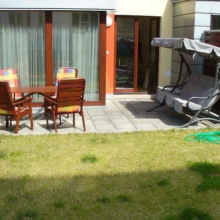 Garden Apartment With Garage In Central براغ المظهر الخارجي الصورة