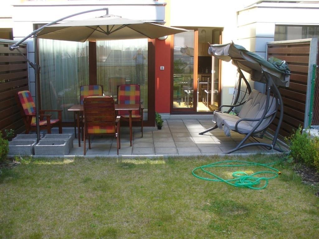 Garden Apartment With Garage In Central براغ المظهر الخارجي الصورة
