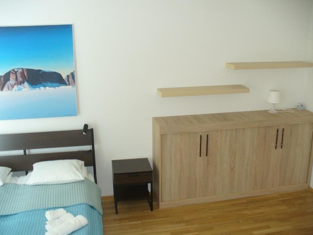 Garden Apartment With Garage In Central براغ المظهر الخارجي الصورة
